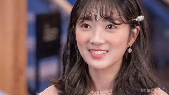 Fashion Manis Minimalis ala Kim Hye Yoon, Si Cantik Eun Dan Oh di Drama 'Extraordinary You'