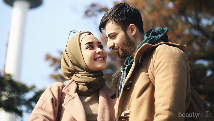 Duh, Pose Foto Pasangan Selebgram Hamidah Rachmayanti dan Farhad Dijamin Bikin Baper Parah!