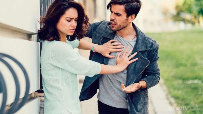 Merasa Sebal Tiba-tiba karena Ingat Mantan? Pasti 7 Hal Ini Penyebabnya!