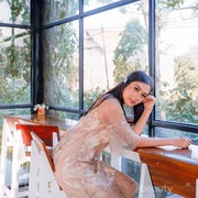 Modisnya Gaya Liburan Yasmin Oktavia, Miss Marine Tourism Indonesia 2019