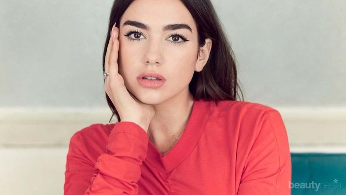 Dari Make Up Natural Hingga Glowing, Ini Dia Inspirasi Make Up Ala Dua Lipa