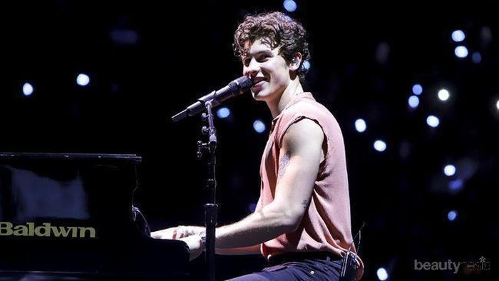 Punya Rambut Ikal yang Bikin Gemas, Begini Perawatan Rambut ala Shawn Mendes