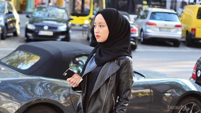 Hijabers! Yuk bikin tubuhmu terlihat tinggi dan langsing dengan atasan hijab berikut ini! Hijabers! Yuk bikin tubuhmu terlihat tinggi dan langsing dengan atasan hijab berikut ini!