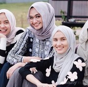 Tak Perlu Pusing Ladies! Berikut Warna Hijab yang Sesuai dengan Warna Kulitmu!