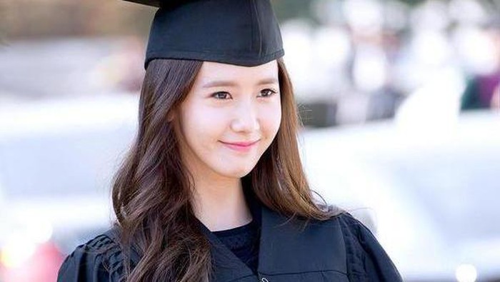 #FORUM Rekomendasi Brand Lokal untuk Makeup Wisuda #FORUM Rekomendasi Brand Lokal untuk Makeup Wisuda