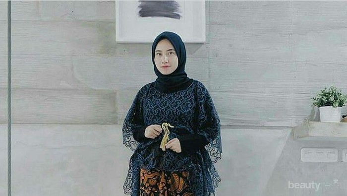 img-title Menurut Ahli, Kebaya Buat Perempuan Milenial Semakin Cantik dan Lebih Menjaga Perilaku