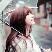 Girls, Produk Wardah Ini Cocok Dipakai Saat Musim Hujan!