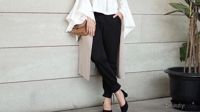 Dipadukan dengan Atasan Super Gemas, Hijab Voal Ini Jadi Makin All Out!