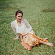 5 Pesona Cicit Soekarno, Syandria Kameron dalam Balutan Kain Etnik