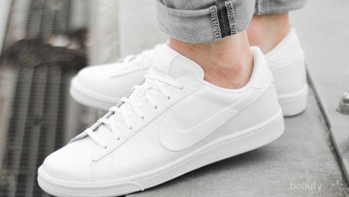 Mencuci dan Merawat Sneakers Putih Tidak Susah Kok, Ini Buktinya!