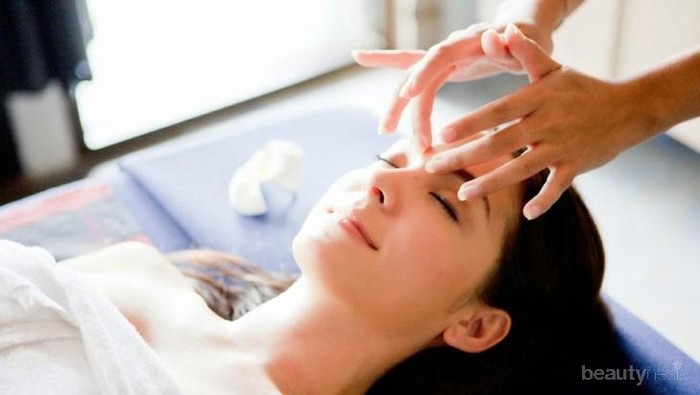 Ternyata, Ini Lho Manfaat Melakukan Totok Wajah, Ladies!