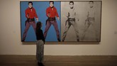 FOTO: 'Menyapa' Andy Warhol di London Pameran Andy Warhol di London digelar untuk mengenal lebih jauh pribadi dan latar belakang salah satu seniman paling populer di abad ke-20 tersebut.