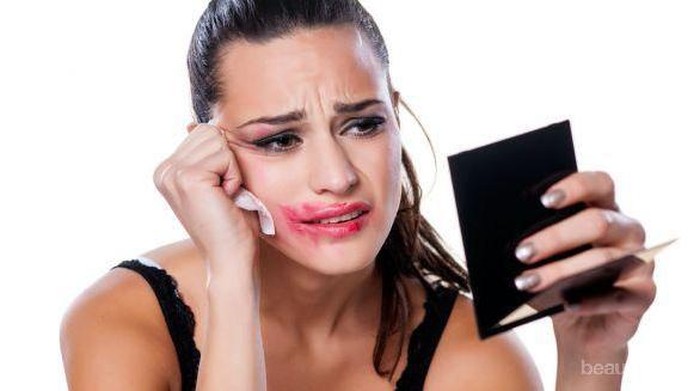 Bahaya! Jangan Dipakai Lagi Jika Kosmetikmu Sudah Menunjukkan Tanda-tanda Ini!