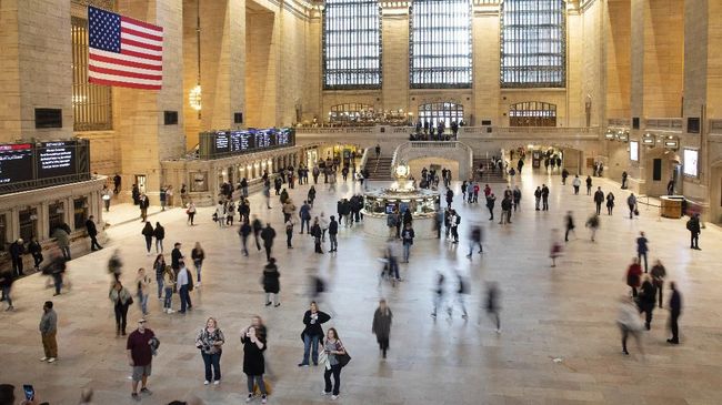 Rekor Dunia Corona di AS dan Trump Usul Karantina New York Jumlah kasus positif Covid-19 di AS saat ini merupakan yang terbanyak di dunia, sementara angka kematian berada di bawah Italia, Spanyol, China, dan Prancis.