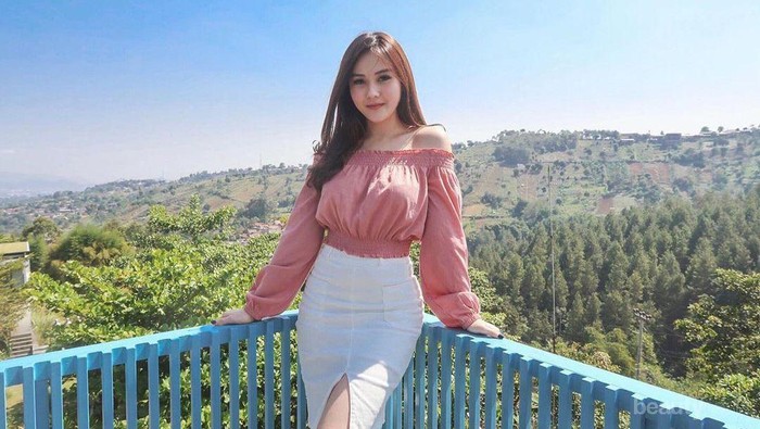 Modisnya Ootd Liburan Ala Selebgram Sarah Gibson