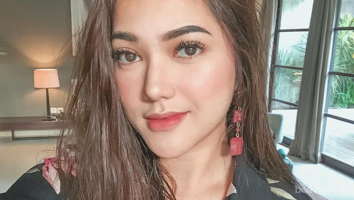 Takut Memakai Skincare Sembarangan untuk Kulit Berjerawat? Kamu Harus Coba 6 Skincare Ini!