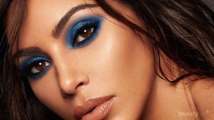 Tampil Beda dengan Warna Biru untuk Tampilan Smoky Eyes Yuk, Ladies!