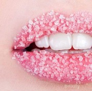 Ini Dia 3 Lip Scrub Lokal Favorit yang Wajib Kamu Coba, Semuanya Dibawah 50 Ribu, Lho!