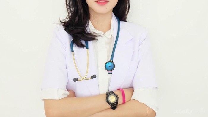Keren! Ini Selebriti Indonesia yang Berprofesi Sebagai Dokter
