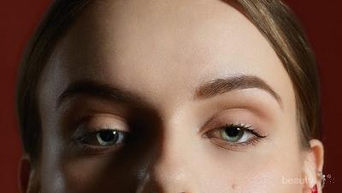 Foundation Menggelap Saat Dipakai, Atasi Oksidasi dengan Tips ini!