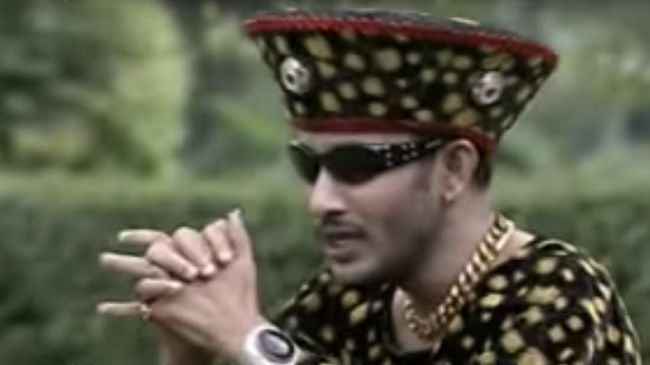 Rama Aiphama meninggal dunia pada Rabu (11/3). Dalam karier, ia dikenal berkat penampilan unik dan keberanian 'mengawinkan' dangdut dengan keroncong.