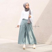 Biar Selalu Stylish dan Nyaman, Ini Dia Bahan Kulot Yang Pas Buat Para Hijabers!