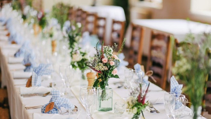 Melakukan Pernikahan di Gedung, Rumah, atau Outdoor? Coba Pertimbangkan Dulu Hal-hal Ini!