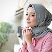 Hijabers Wajib Tahu! Ternyata Ini Dia Warna Hijab yang Paling Disukai oleh Pria!