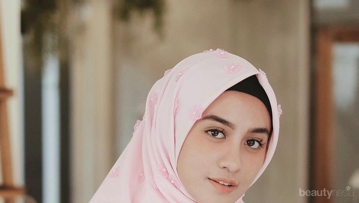Anti Telat dan Ribet! Ini Dia Style Hijab yang Bisa Kamu Coba Dalam Waktu Super Singkat! Anti Telat dan Ribet! Ini Dia Style Hijab yang Bisa Kamu Coba Dalam Waktu Super Singkat!