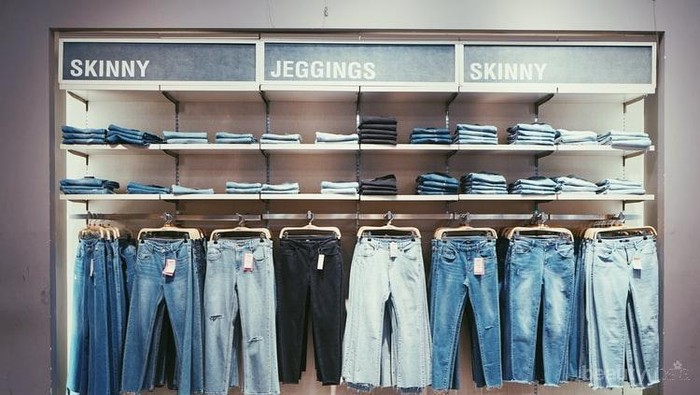 10 White Jeans OOTD, yang Bisa Kamu Pakai Liburan hingga Ngantor!