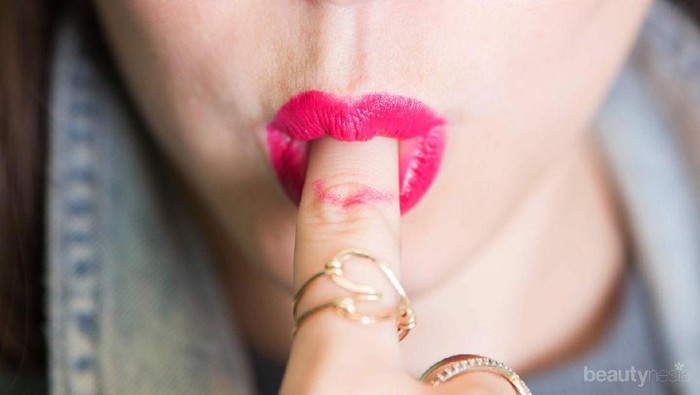 Tidak Disangka, Tapi Inilah 6 Makeup Hack yang Wajib Kamu Coba, Ladies!