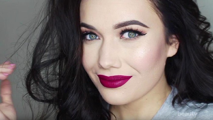 Ladies, Tutupi Jerawat dengan Rekomendasi Foundation Untuk Kulit Berminyak Ini, yuk!