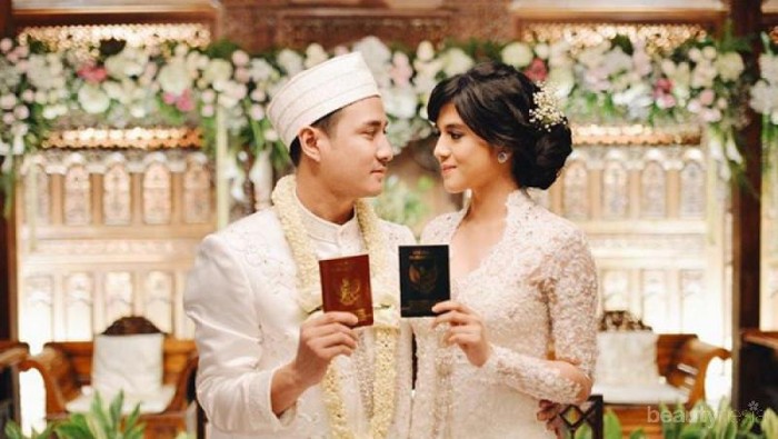 Hmm, 6 Keluhan Ini Selalu Diucapkan Para Tamu Undangan yang Tak Nyaman di Acara Pernikahan Hmm, 6 Keluhan Ini Selalu Diucapkan Para Tamu Undangan yang Tak Nyaman di Acara Pernikahan