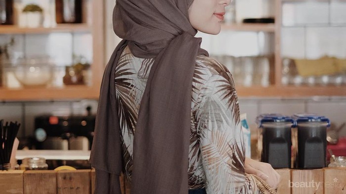 Cocok Untuk Segala Occasion, Ini Gaya Hijab Simple dan Elegan yang Wajib Kamu Coba!