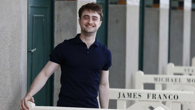 Daniel Radcliffe Akui Sempat Tulis Surat Cinta ke Helena Bonham Carter