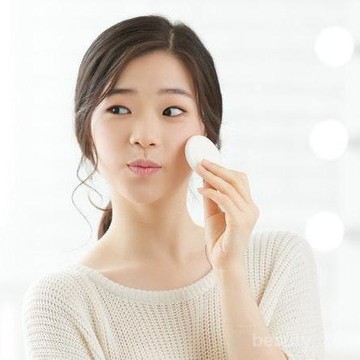 Belajar Skincare Korea Yuk! Ternyata Ini Nih Bedanya Serum, Essence, dan Emulsion