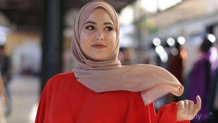 Wah! Atasan Hijab Berikut Ini Ternyata Cocok Banget Untuk Kamu yang Bertubuh Gemuk! Wah! Atasan Hijab Berikut Ini Ternyata Cocok Banget Untuk Kamu yang Bertubuh Gemuk!