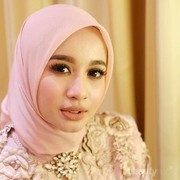 Hijabers, Ini Lho Gaya Berhijab ala Laudya Chintya Bella yang Anggun dan Bisa Kamu Tiru!