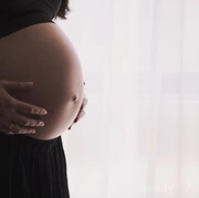 Persalinan normal atau sesar ya? Apa sih kelebihan dan kekurangannya?