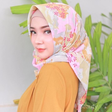img-title Uups! Ternyata Ini Dia Rahasia Untuk Mengatasi Hijab yang Terkena Noda Makeup