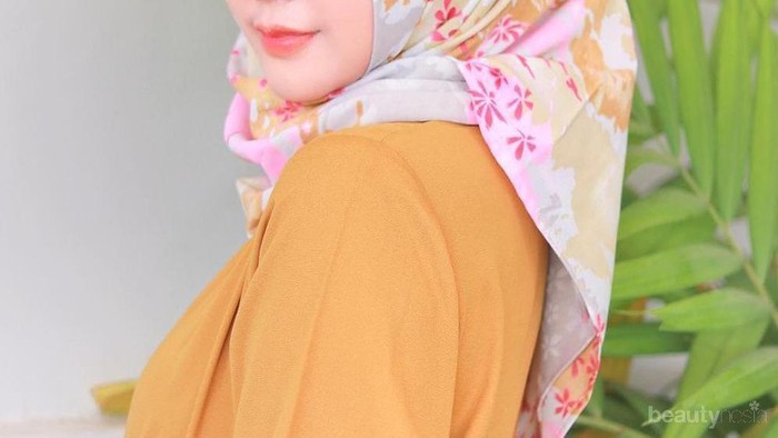 Uups! Ternyata Ini Dia Rahasia Untuk Mengatasi Hijab yang Terkena Noda Makeup