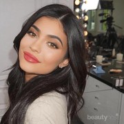 Akhirnya! Kylie Jenner Resmi Melahirkan Bayi Perempuan Pertamanya!