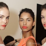 Ingin Mengetahui Undertone Warna Kulit Kamu? Coba Cek dengan 4 Tips Mudah Ini, Ladies!