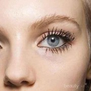 Bagaimana ya Caranya Agar Maskara Tidak Menggumpal? Bete Banget Soalnya!