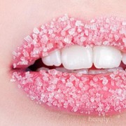 Punya Masalah Bibir Pecah-Pecah? Begini Cara Mengatasinya!