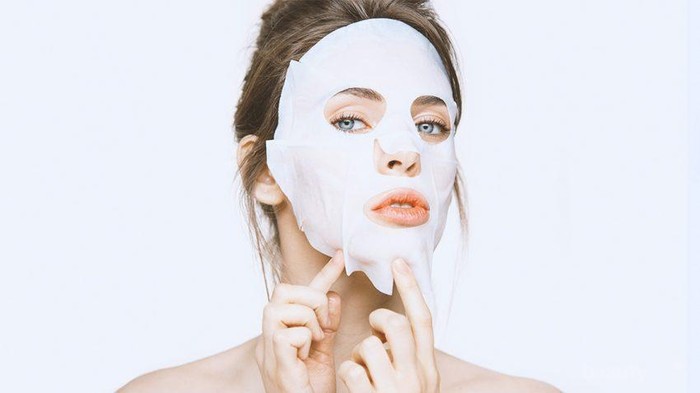 Sering Pakai Sheet Mask? Ternyata Begini Ladies, Cara Pakai Sheet Mask yang Benar Agar Hasilnya Optimal! Sering Pakai Sheet Mask? Ternyata Begini Ladies, Cara Pakai Sheet Mask yang Benar Agar Hasilnya Optimal!