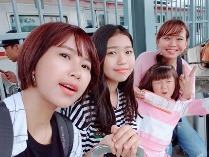 Mudik ke Bekasi, Putri Artis Drakor Yannie Kim Girang Main dengan Kambing