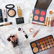 Ladies, share make up routine kamu, yuk!