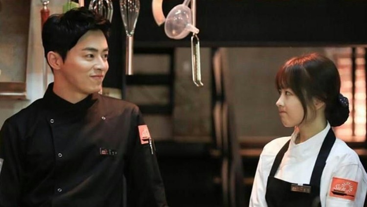 Bunda termasuk yang kagum dengan chef? Profesi yang satu ini ternyata sering diangkat menjadi karakter utama dalam drama Korea lho, Bun. Yuk cek drama apa saja.