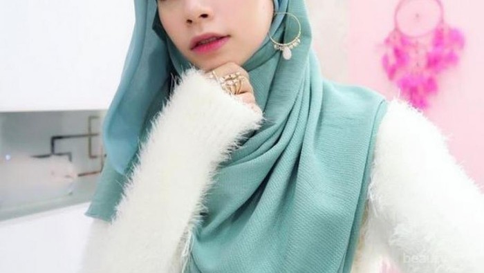 Tak Perlu Pusing! Ini Sejumlah Warna Hijab yang Wajib Dimiliki Oleh Para Hijabers Pemula! Tak Perlu Pusing! Ini Sejumlah Warna Hijab yang Wajib Dimiliki Oleh Para Hijabers Pemula!